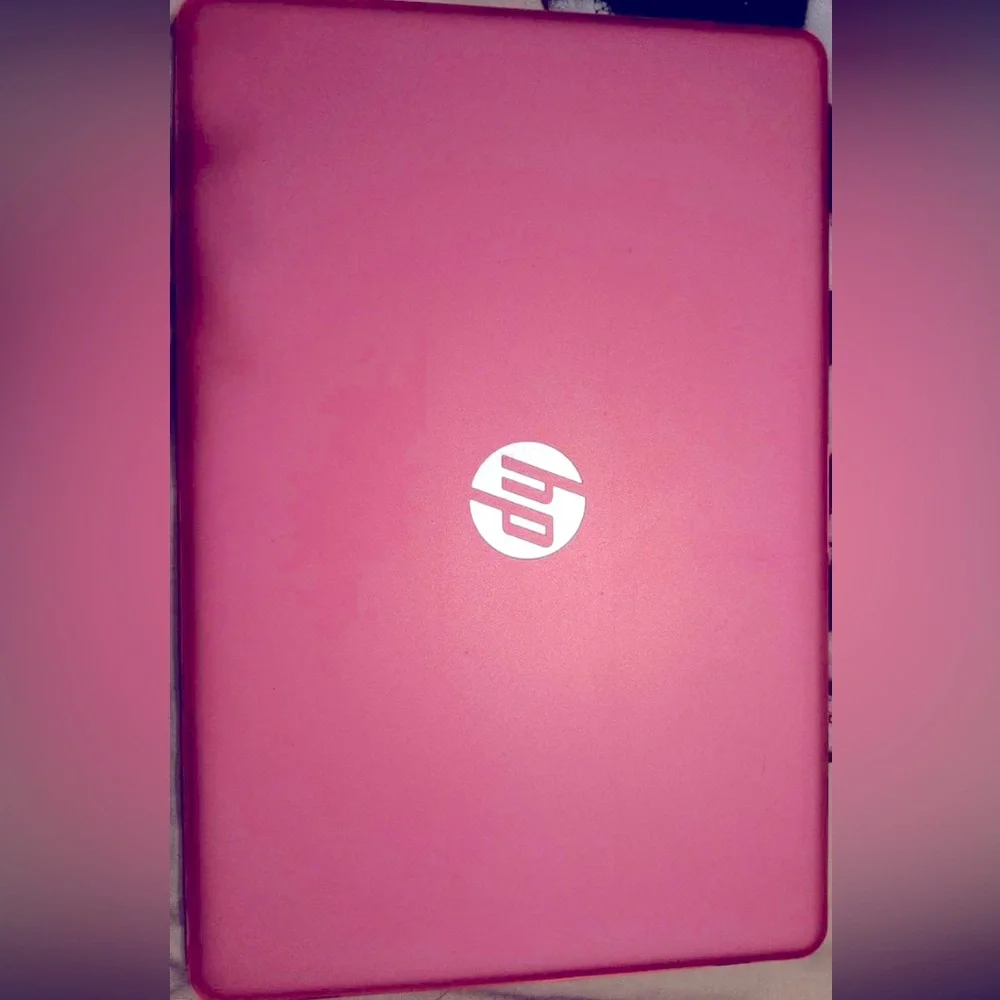8gb ram 512gb hard drive i do have box, charger comes with $200 worth of stuff